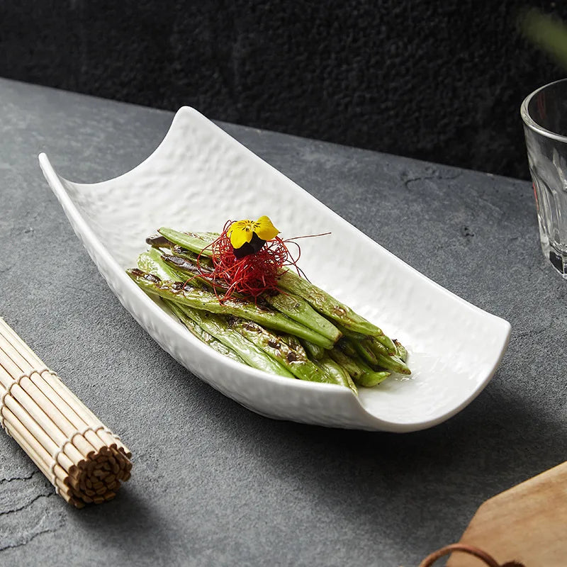 🛸 Alien Elegance – Ship-Shaped Ceramic Salad & Dessert Bowl