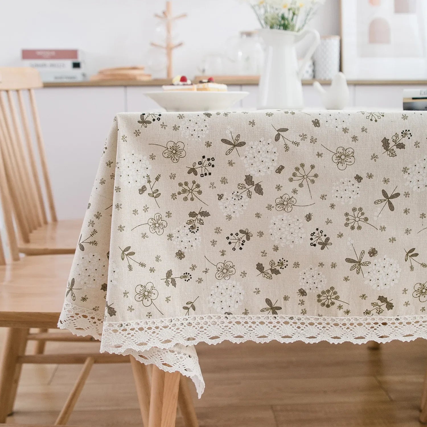 🌼 Dandelion Printed Cotton & Linen Tablecloth – Countryside Lace Design