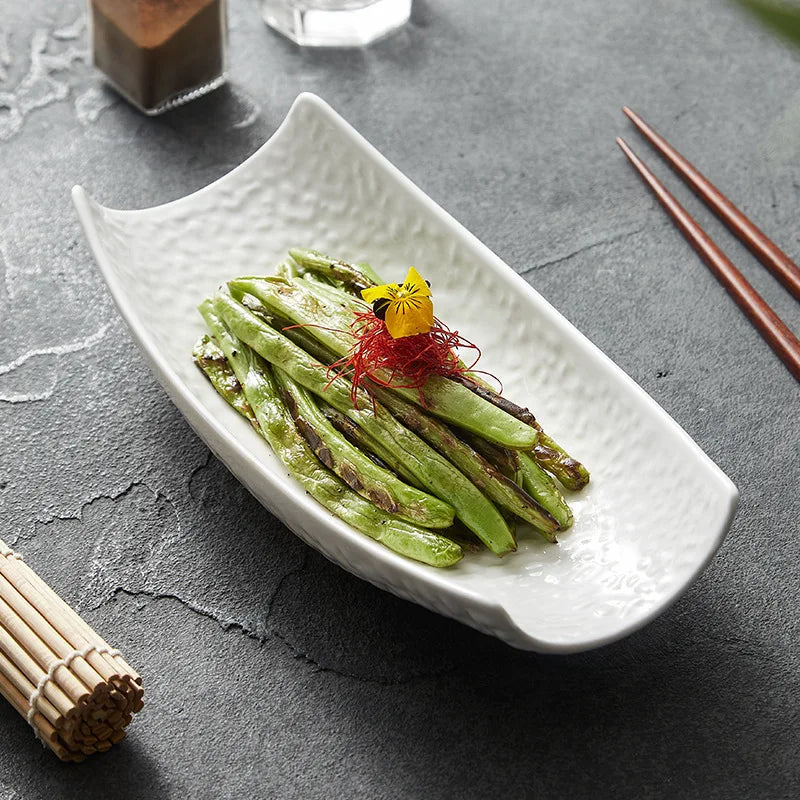 🛸 Alien Elegance – Ship-Shaped Ceramic Salad & Dessert Bowl