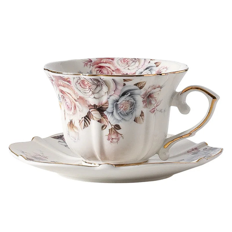 European-Style Floral Coffee Cup & Saucer – Retro Gold Ceramic Mug with Sophisticated Teacup Design