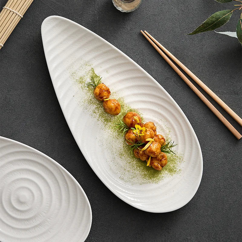 ✨ Irregular Elegance – Creative High-End Dinner Plate for Trendy Tables